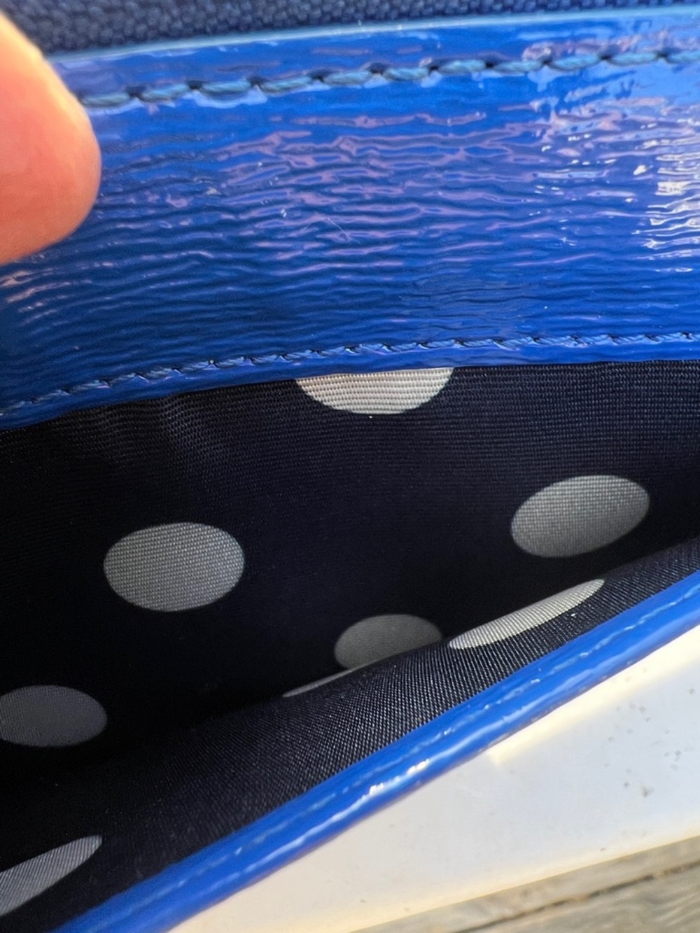 Kate Spade New York Patent Leather Zip Around Wallet Great like New Condition - Picture 11 of 17